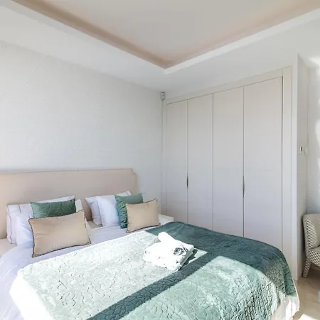 Extravagant 5-bdrm - Heated Pool & Gym فيلة *