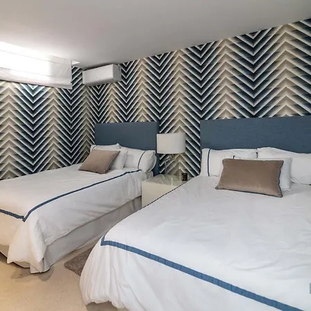 Extravagant 5-bdrm - Heated Pool & Gym