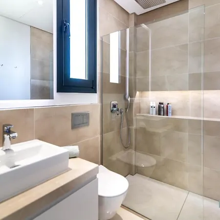 Вилла Extravagant 5-bdrm - Heated Pool & Gym Эстепона