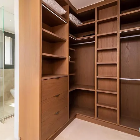 Extravagant 5-bdrm - Heated Pool & Gym * Эстепона