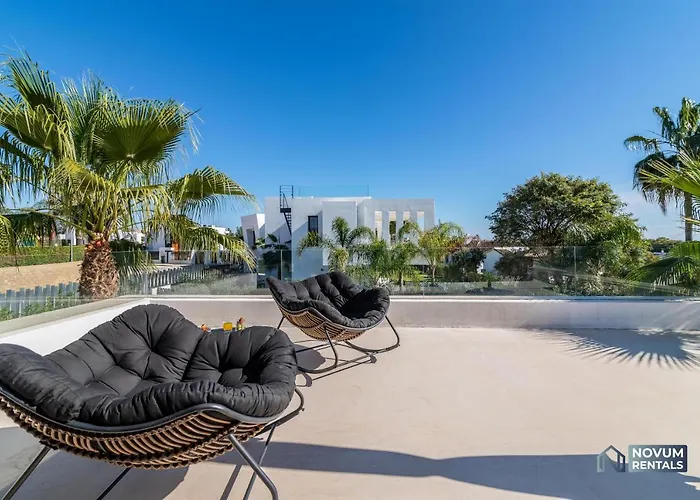 Villa Extravagant 5-bdrm - Heated Pool & Gym