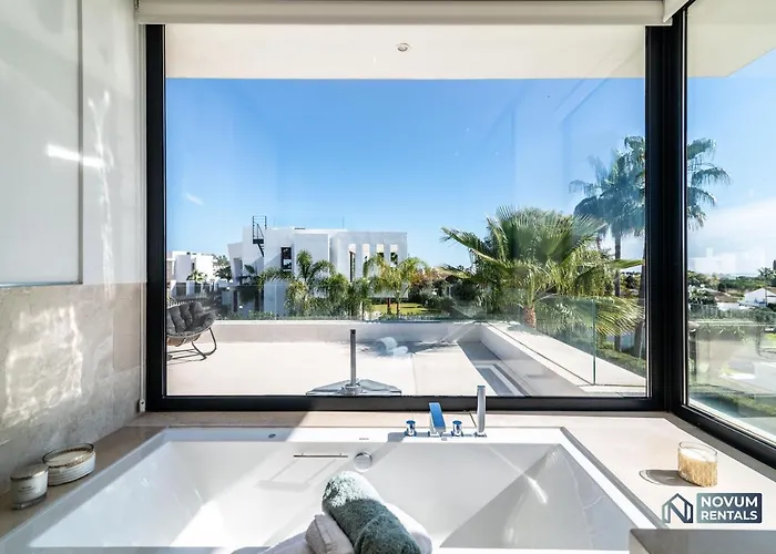 Villa Extravagant 5-bdrm - Heated Pool & Gym *