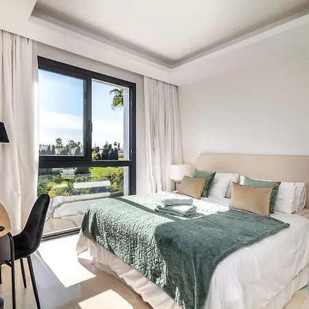 Extravagant 5-bdrm - Heated Pool&gym Villa