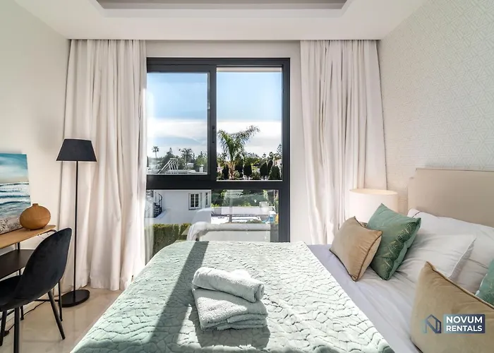 Extravagant 5-bdrm - Heated Pool & Gym 빌라