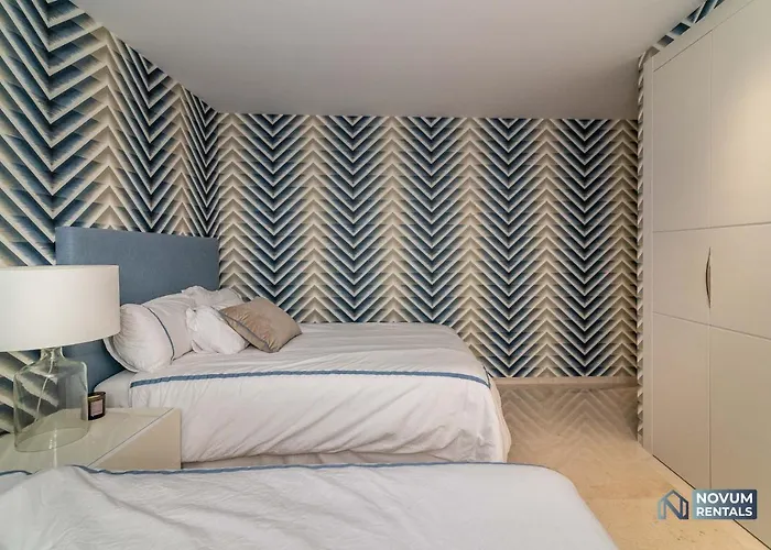 Extravagant 5-bdrm - Heated Pool & Gym 빌라 *