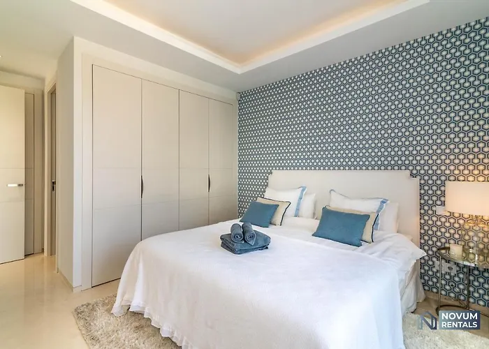 빌라 Extravagant 5-bdrm - Heated Pool & Gym 에스테포나