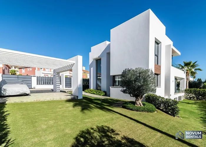 Extravagant 5-bdrm - Heated Pool & Gym * 에스테포나